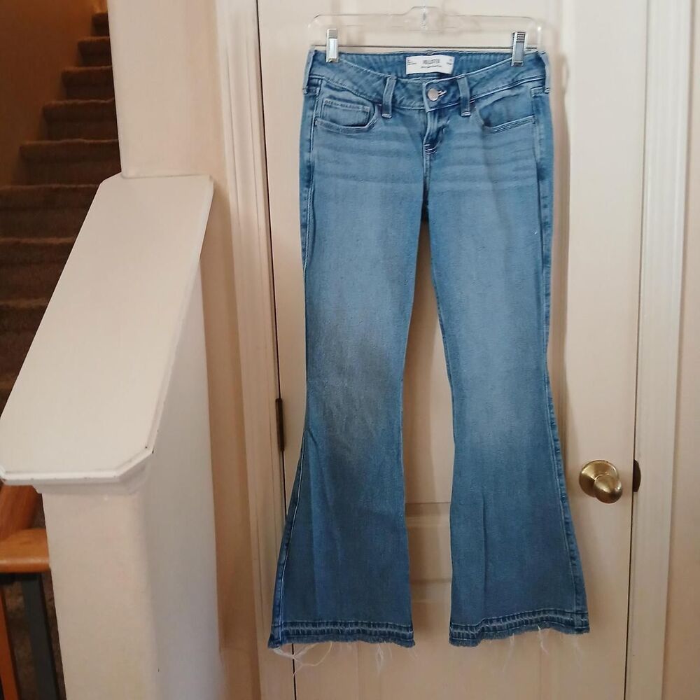 Y2K Style Hollister Ultra Low Rise Raw Hem Flare Jeans 26 Staple Preppy Indie